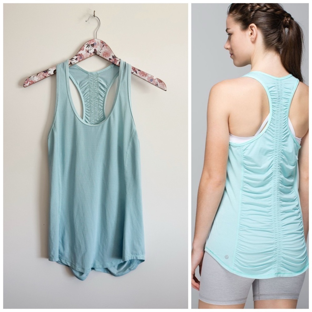 LULULEMON Runner Up Tank Top Size 8 Aquamarine Color Stripe Ruched Back Blue